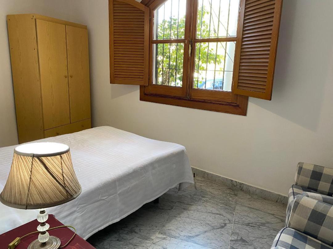 Casa-a-pequeno Conjunto Casas Adosados *